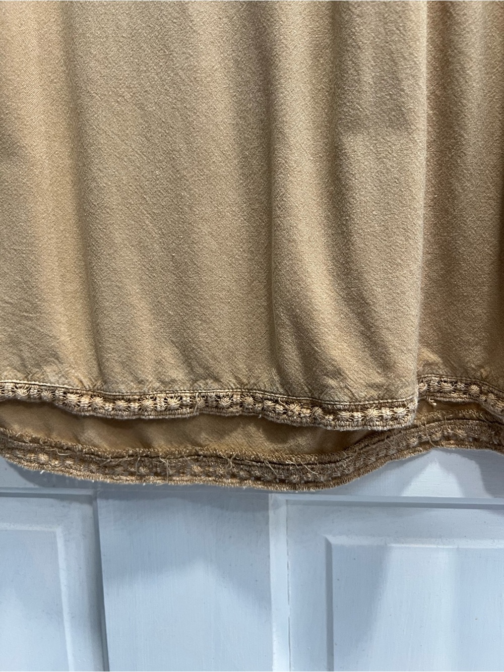 SOLITAIRE Embroidered Floral Bohemian Boho Camel Tank Top SIZE LARGE Pre Loved - Picture 5 of 9